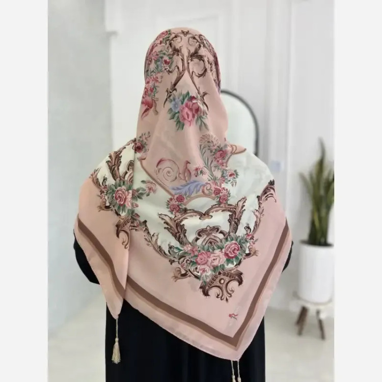 روسری کرپ نخ صورتی قواره 140 لطیف و نرم