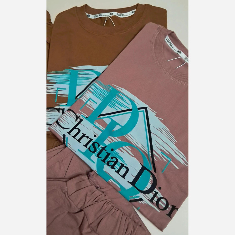 ست تیشرت پنبه یک رو لاکرا و شلوارک دورس پسرانه طرح dior سایز 65 و 70