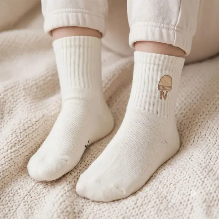 جوراب بچه گانه ساق بلند پنبه ای رنگ شیری (تخفیفدار)