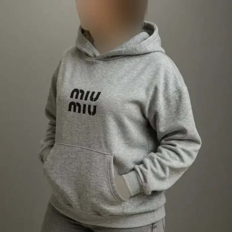 هودی زنانه دورس داخل کرکی طرح miumiu فری سایز
